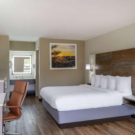 Days Inn By Wyndham Clemson Εξωτερικό φωτογραφία