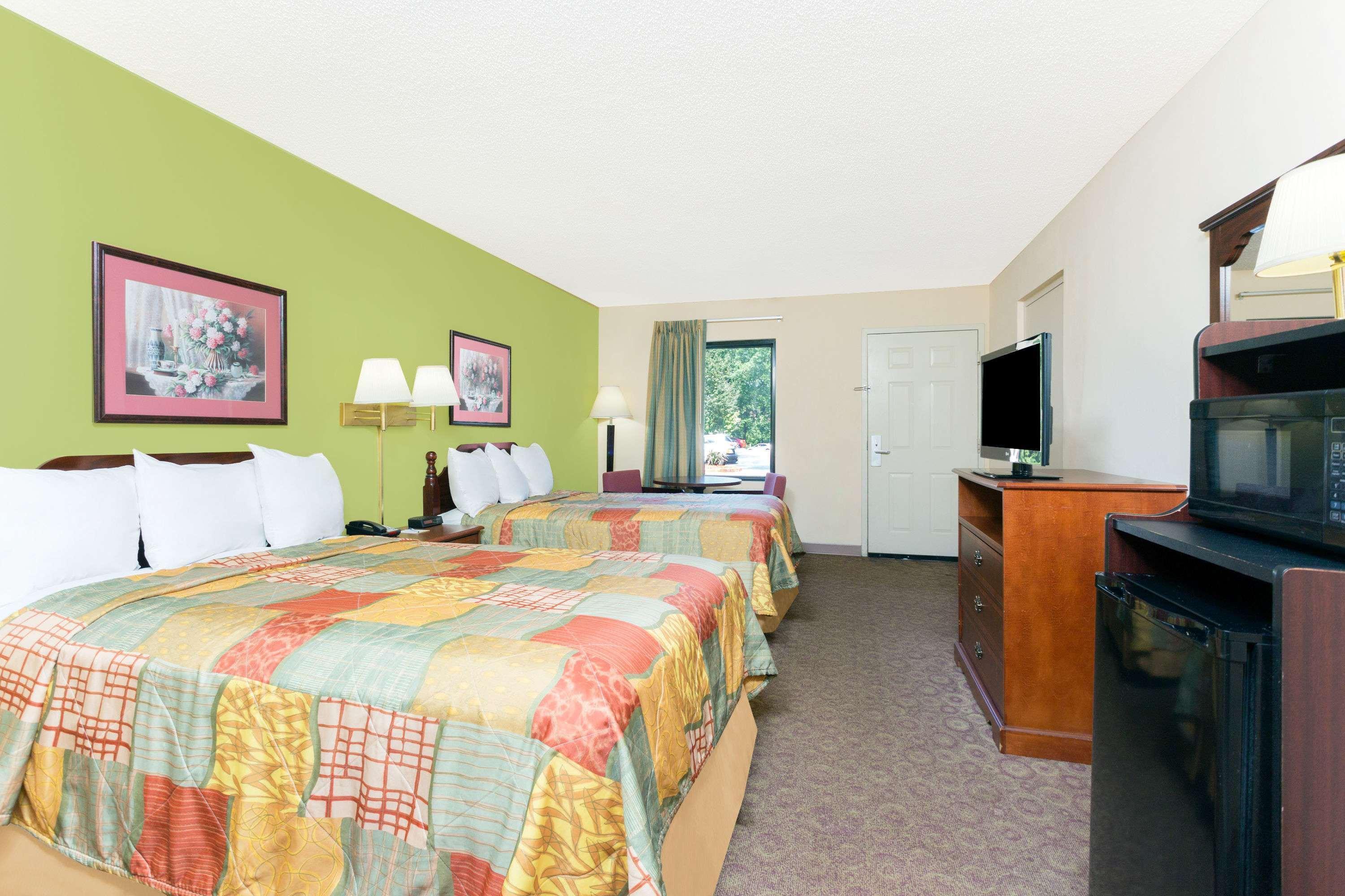 Days Inn By Wyndham Clemson Εξωτερικό φωτογραφία
