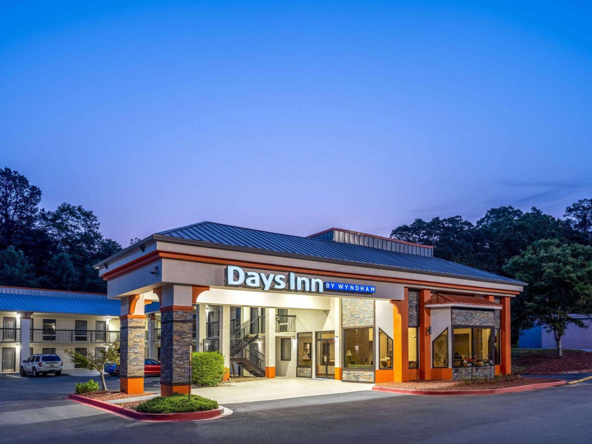 Days Inn By Wyndham Clemson Εξωτερικό φωτογραφία