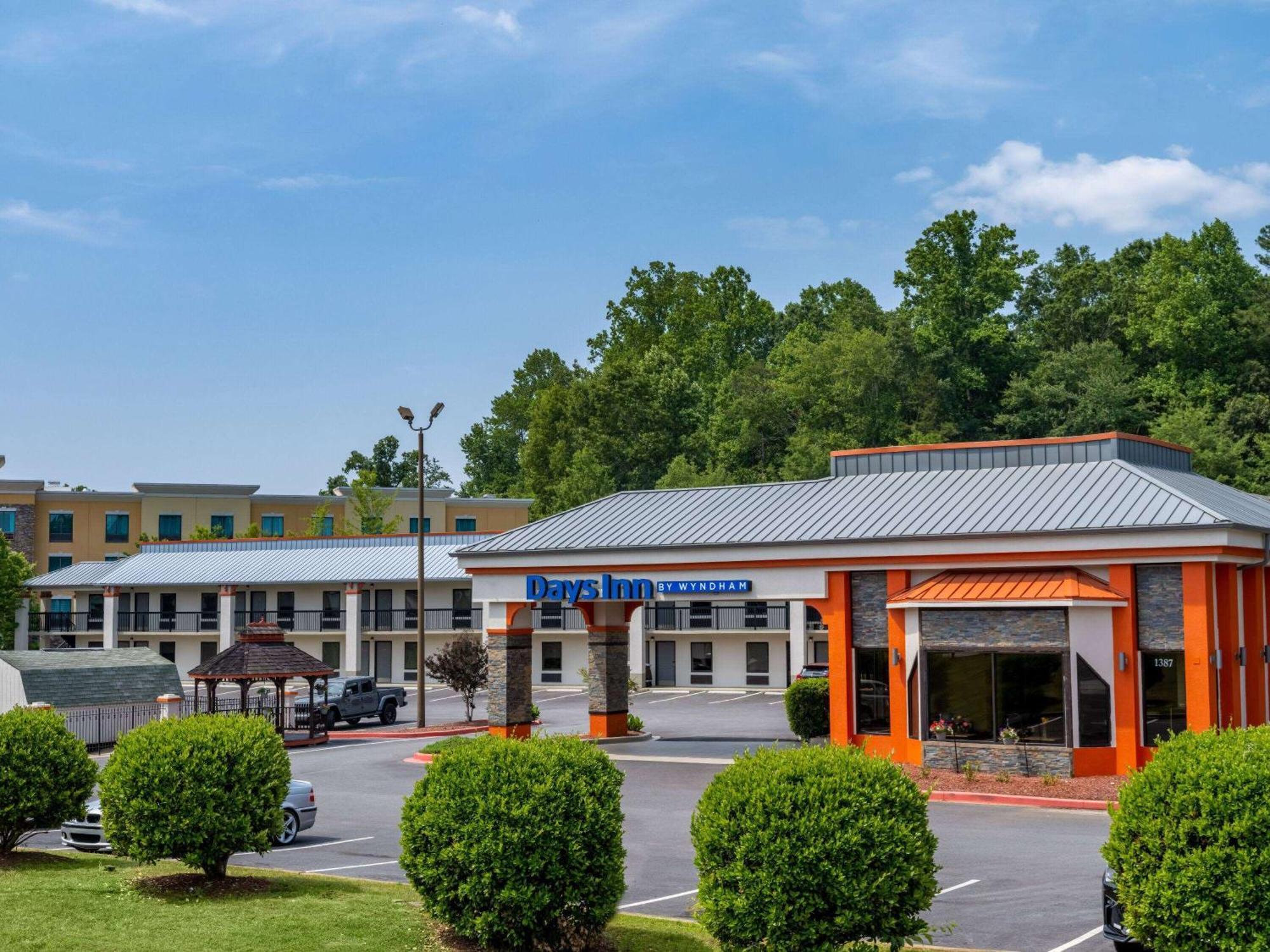 Days Inn By Wyndham Clemson Εξωτερικό φωτογραφία